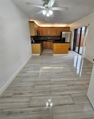 تاون هاوس ﻓﻲ Palm Springs, Palm Beach County