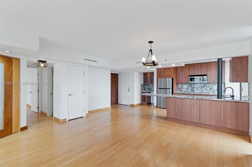 ‏בניין ב  מיאמי, Miami-Dade County