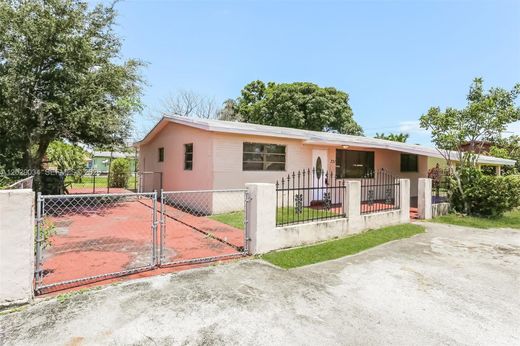 Villa in Miami Gardens, Miami-Dade