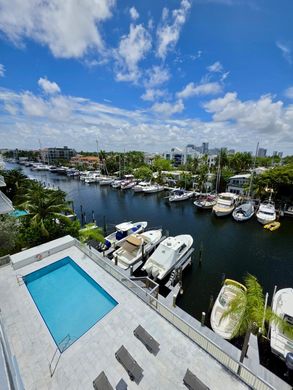 Residential complexes in Fort Lauderdale, Broward County