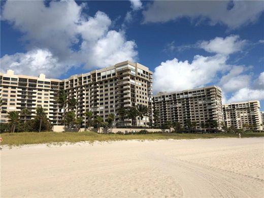 Residential complexes in Lauderdale by the sea, Broward County