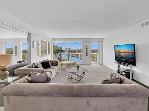 Residential complexes in Fort Lauderdale, Broward County