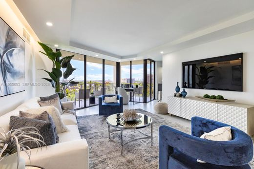 مجمع شقق ﻓﻲ ميامي، فلوريدا, Miami-Dade County