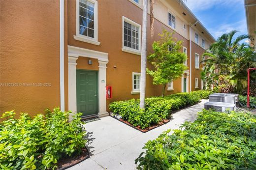 Kamienica w Aventura, Miami-Dade County