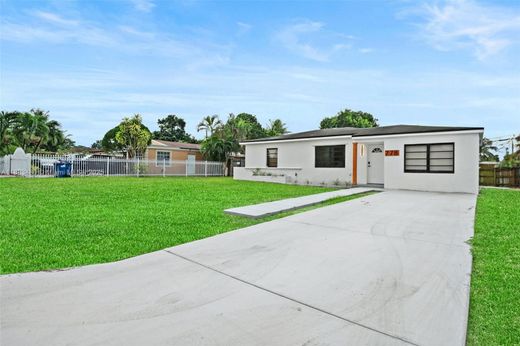Villa in North Miami, Miami-Dade