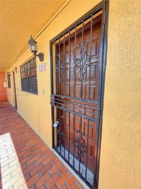 Residential complexes in Hialeah, Miami-Dade