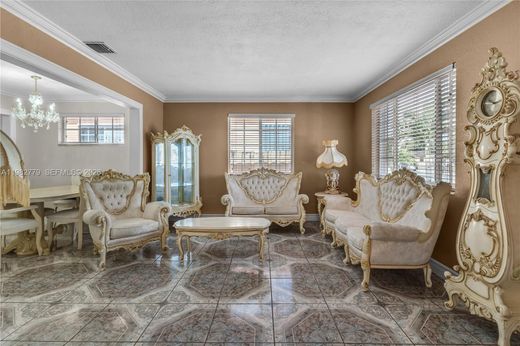 Villa in Hialeah, Miami-Dade County