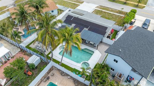 Villa in Deerfield Beach, Broward County
