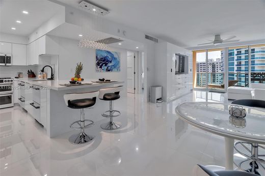 Residential complexes in Hollywood, Broward County