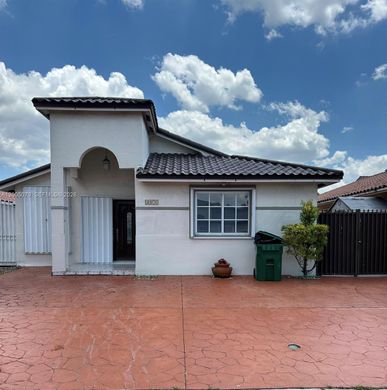 Villa en Hialeah Gardens, Miami-Dade County