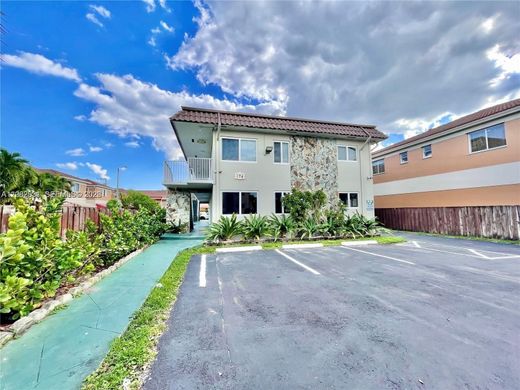 Komplex apartman Hialeah, Miami-Dade County