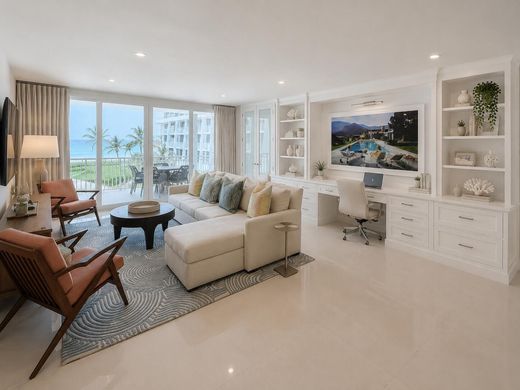 Residential complexes in Palm Beach, Florida