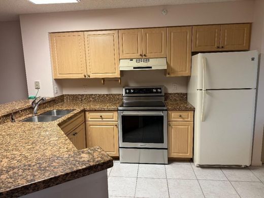 Residential complexes in Pompano Beach, Broward County