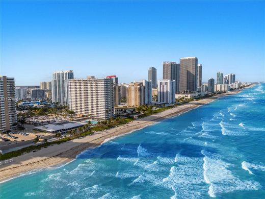 Residential complexes in Hallandale, Broward County