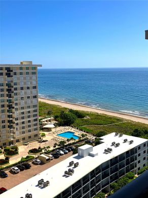 Residential complexes in Lauderdale by the sea, Broward County