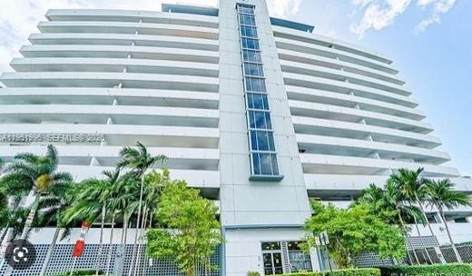 Residential complexes in Miami, Miami-Dade