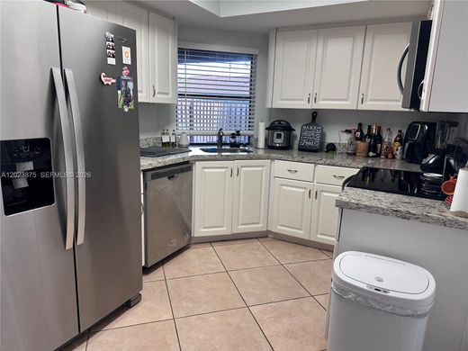 Townhouse in Miami Terrace Mobile Home, Miami-Dade