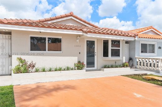 Villa in Hialeah Gardens, Miami-Dade