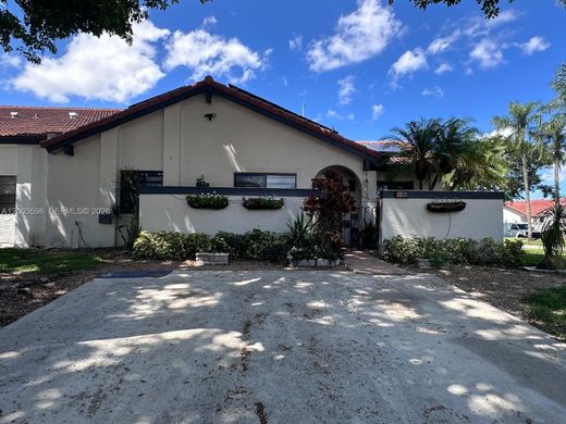 Casa adosada en Hialeah, Miami-Dade County