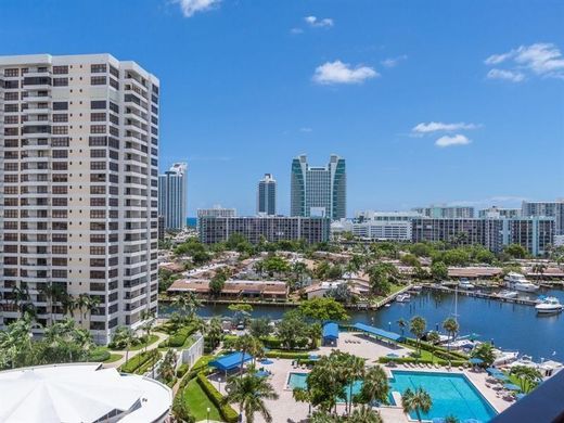Residential complexes in Hallandale, Broward County