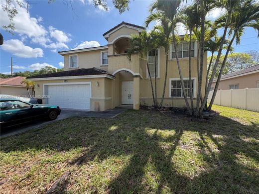 Villa - Pembroke Pines, Broward County