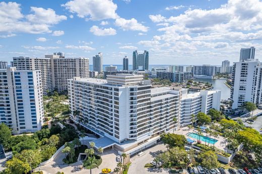 Kamienica w Hallandale Beach, Broward County