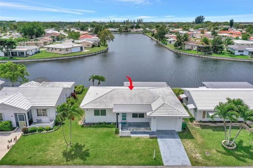 Villa Tamarac, Broward County