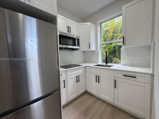 مجمع شقق ﻓﻲ ميامي، فلوريدا, Miami-Dade County