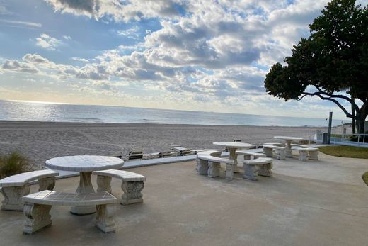 Complexes résidentiels à Lauderdale-by-the-Sea, Comté de Broward