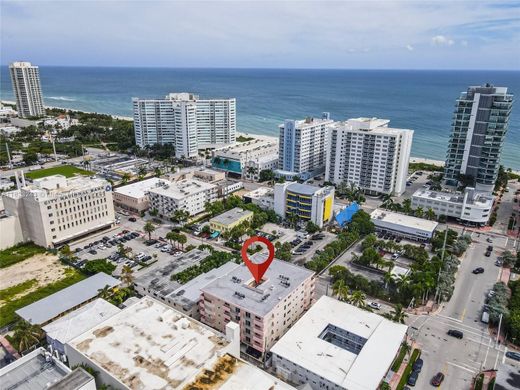 Residential complexes in Miami Beach, Miami-Dade