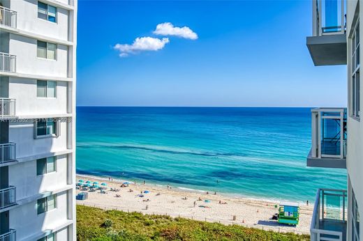 Residential complexes in Miami Beach, Miami-Dade