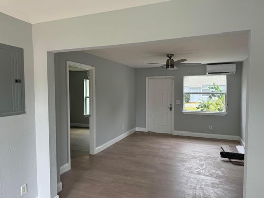 Residential complexes in West Palm Beach, Palm Beach