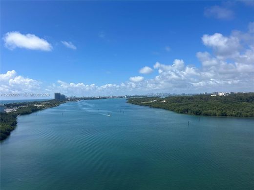 Residential complexes in Sunny Isles Beach, Miami-Dade