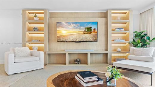 Residential complexes in Miami Beach, Miami-Dade