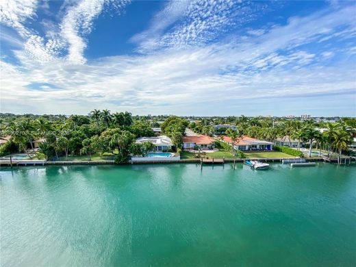 Kamienica w Bay Harbor Islands, Miami-Dade County