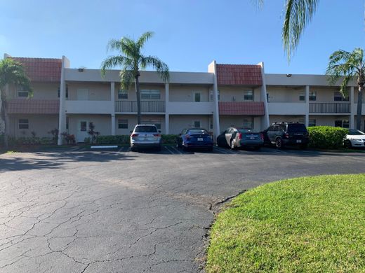 Residential complexes in Delray Beach, Palm Beach
