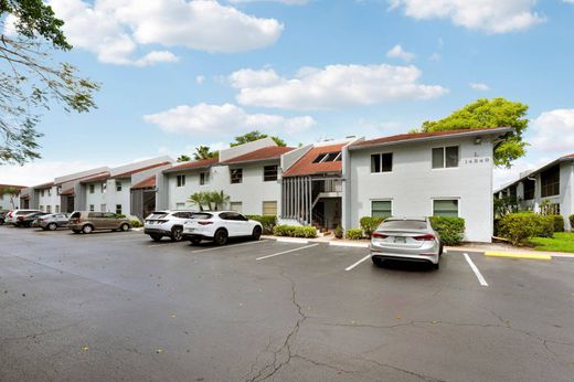 Residential complexes in Delray Beach, Palm Beach