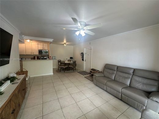Residential complexes in Miami, Miami-Dade