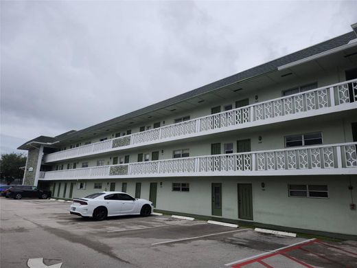 Residential complexes in Plantation, Broward County