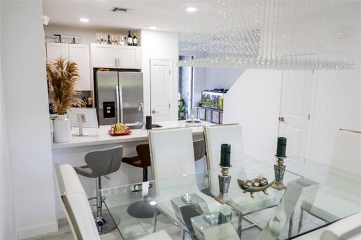 Townhouse in Deerfield Beach, Broward County