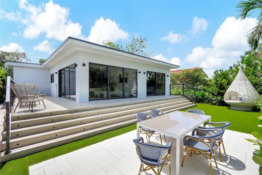 Villa Surfside, Miami-Dade County