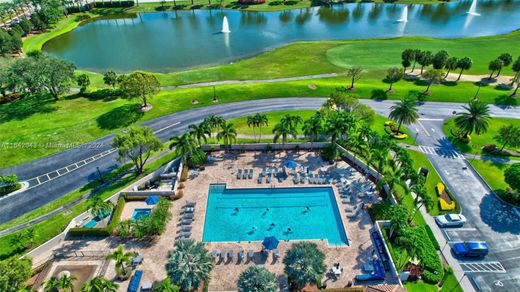 Residential complexes in Boca Raton, Palm Beach