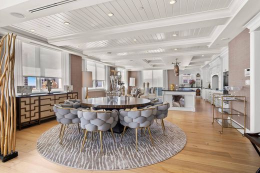 Residential complexes in Fort Lauderdale, Broward County