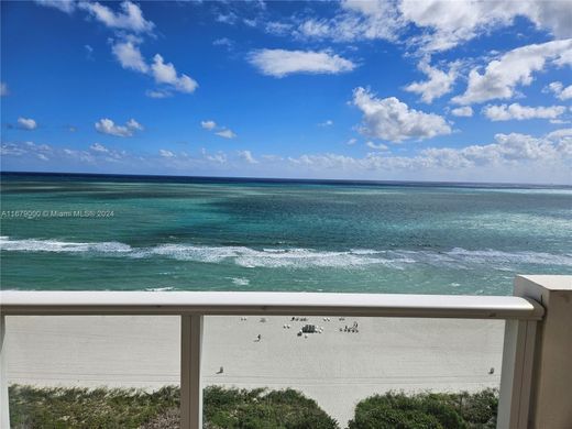 Residential complexes in Miami Beach, Miami-Dade