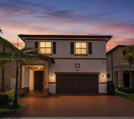 Villa - Hialeah, Miami-Dade County