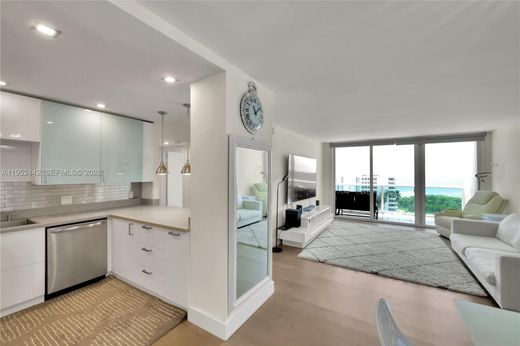 Residential complexes in Sunny Isles Beach, Miami-Dade