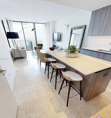 Kamienica w Miami, Miami-Dade County