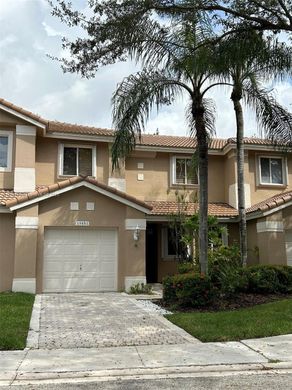 Αστικό ακίνητο σε Pembroke Pines, Broward County
