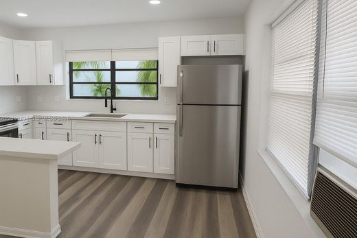 Residential complexes in Hallandale, Broward County