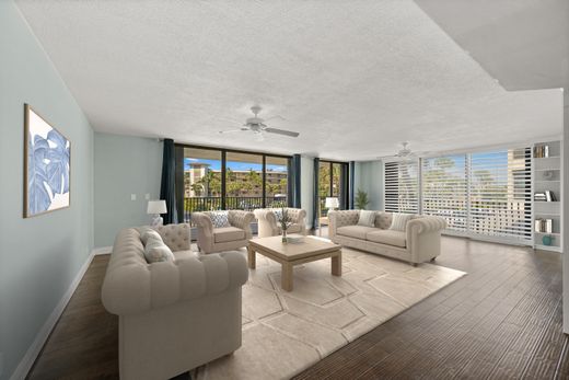 Residential complexes in South Palm Beach, Palm Beach